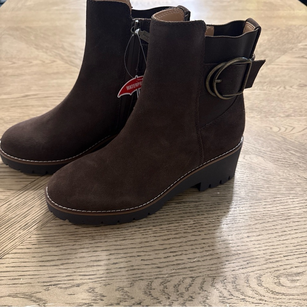 Blondo Waterproof Brown Chelsea Ankle Boots Lug Sole Women’s 8